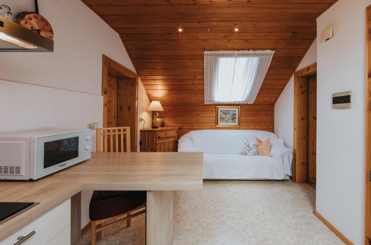 Residence Obermoarhof - Family Apartments With Pool & Playground ヴァンドーイエス エクステリア 写真