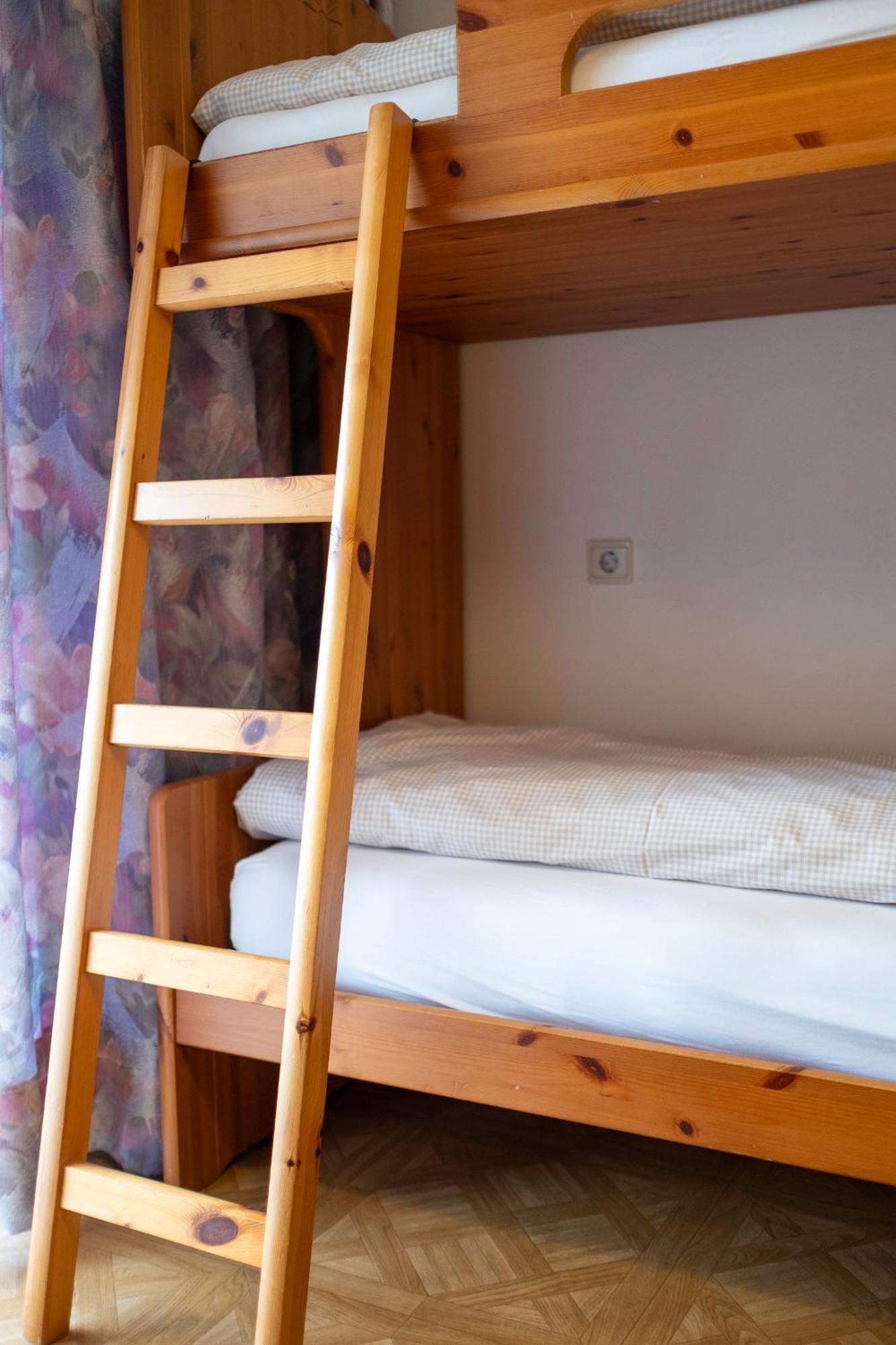 Residence Obermoarhof - Family Apartments With Pool & Playground ヴァンドーイエス エクステリア 写真