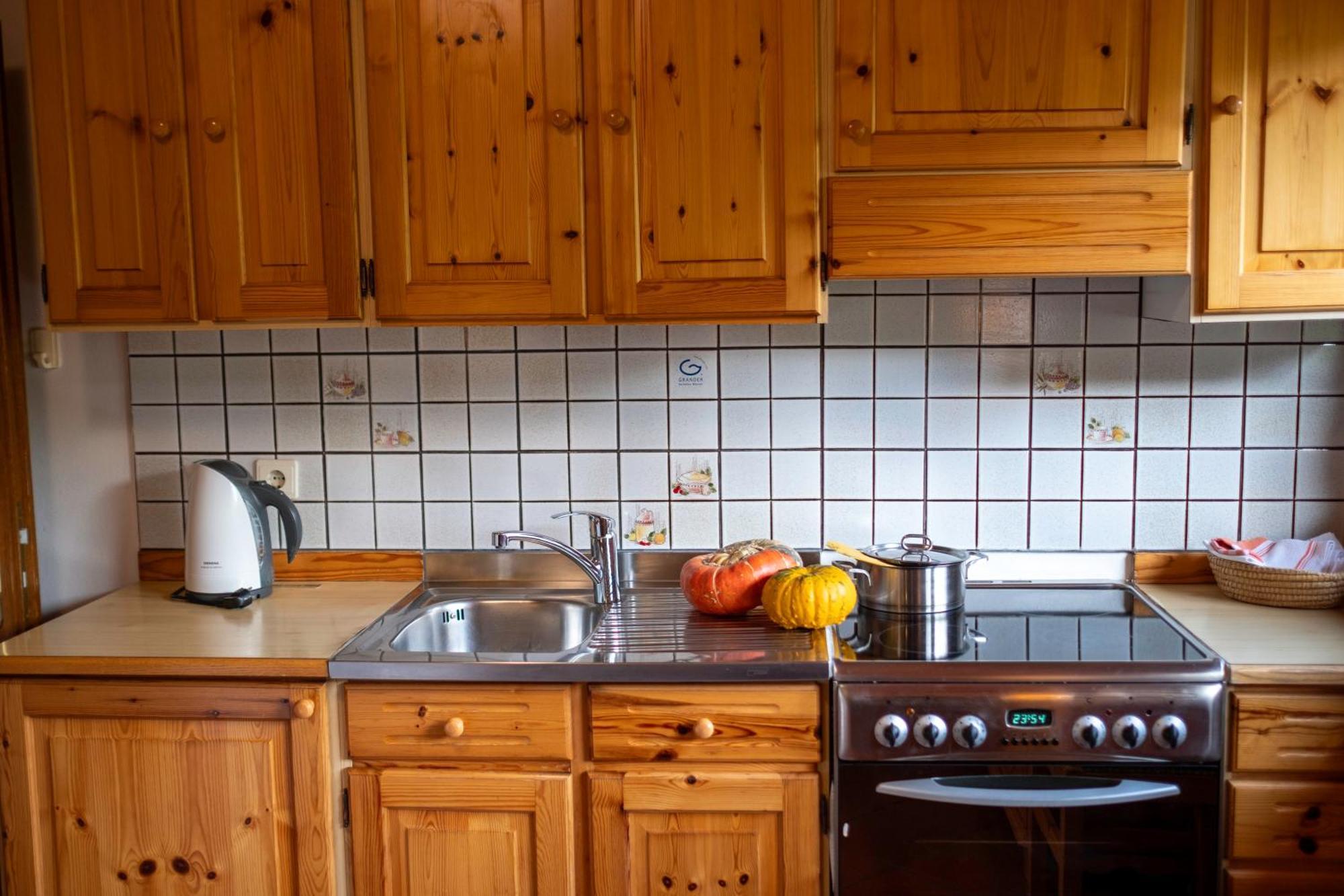 Residence Obermoarhof - Family Apartments With Pool & Playground ヴァンドーイエス エクステリア 写真