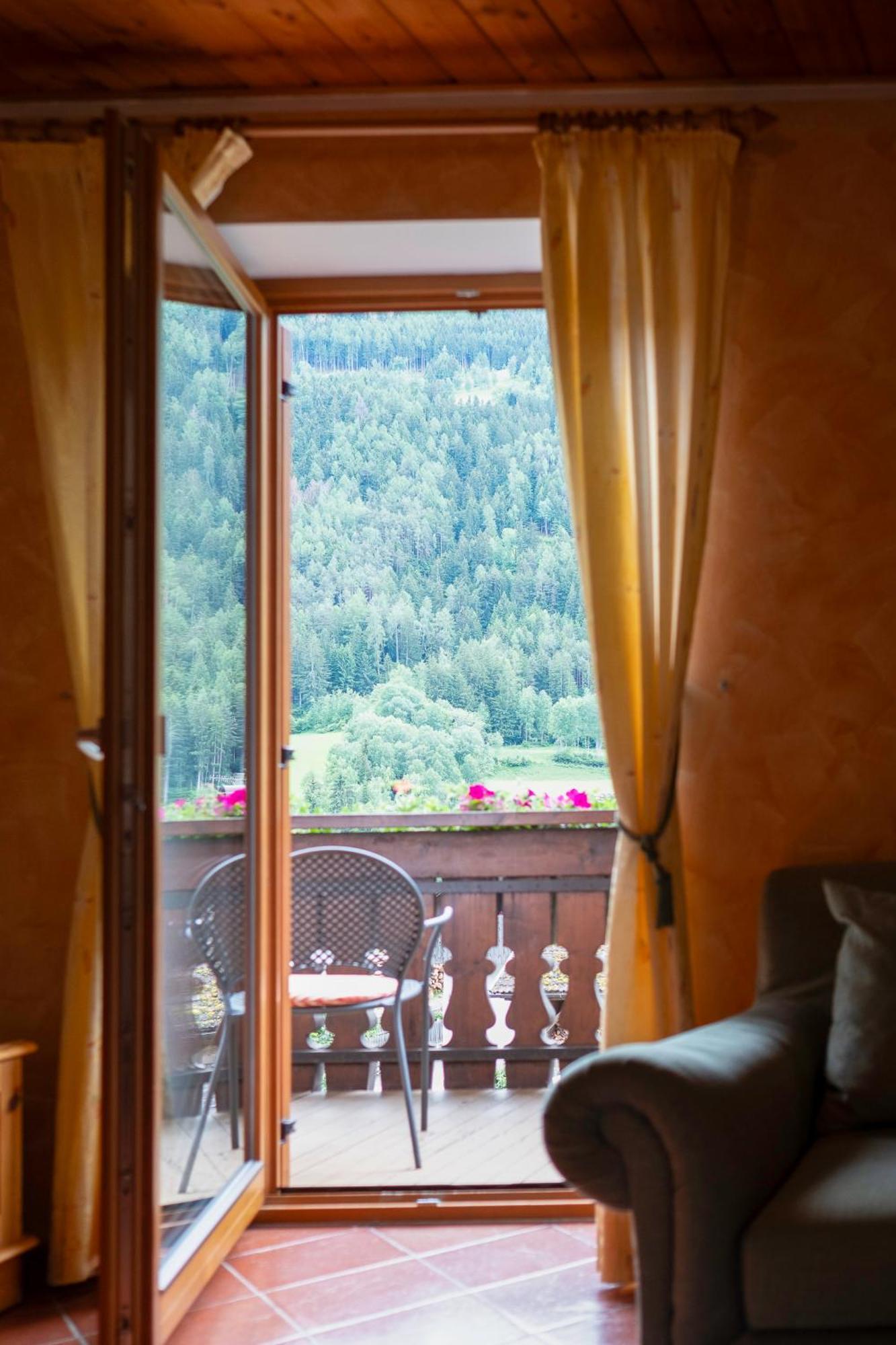 Residence Obermoarhof - Family Apartments With Pool & Playground ヴァンドーイエス エクステリア 写真