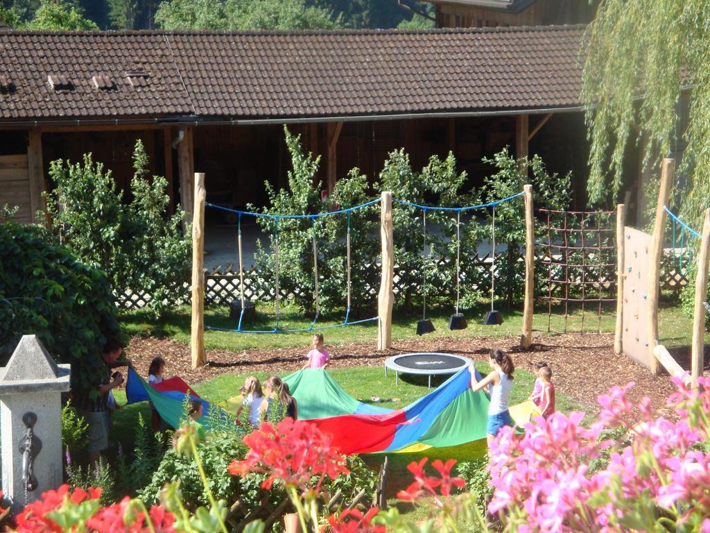 Residence Obermoarhof - Family Apartments With Pool & Playground ヴァンドーイエス エクステリア 写真