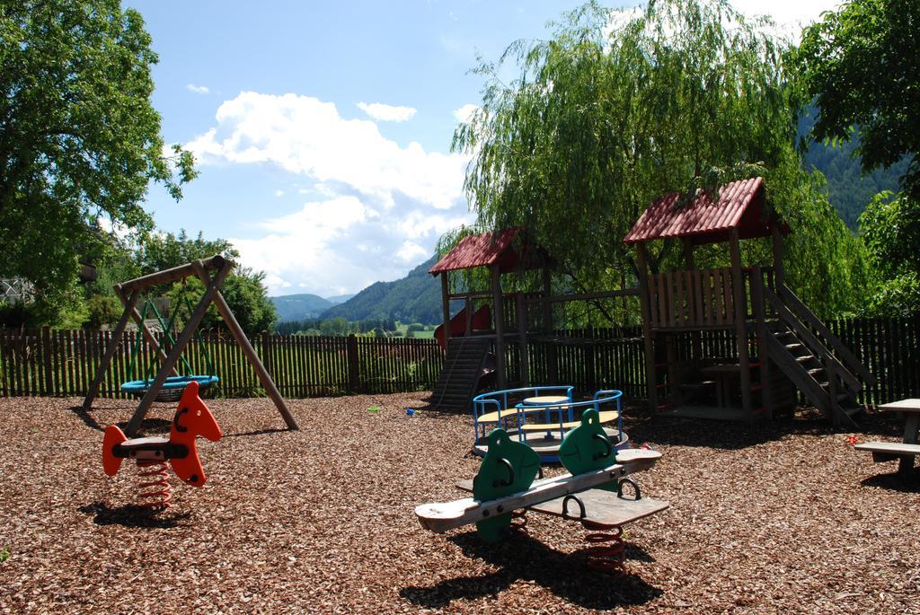 Residence Obermoarhof - Family Apartments With Pool & Playground ヴァンドーイエス エクステリア 写真